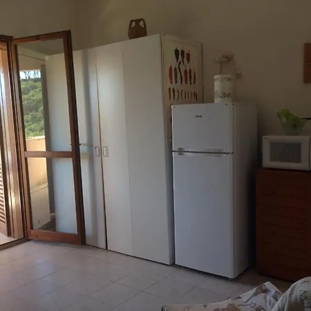 La Ginestra Two-Room Apartment Lägenhet